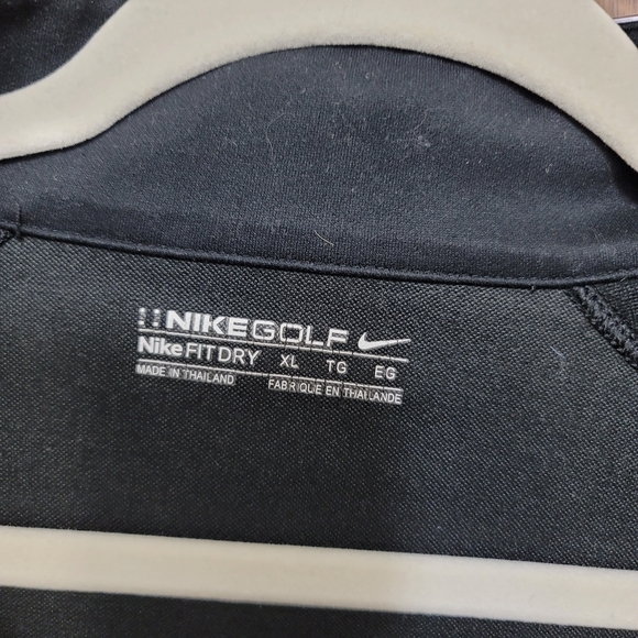 LN.  Nike Golf Fit Dry pullover.   Size XL.  (894) - Picture 2 of 6